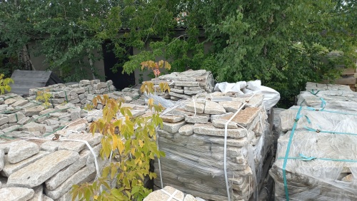 Плитняк галтованный гранитный для ландшафтного дизайна купить в Салавате