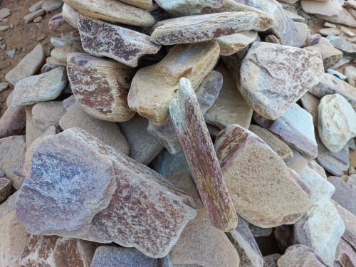 Златолит жёлтый, жёлто-зелёный глыбки и валуны для ланшафтного дизайна купить в Салавате