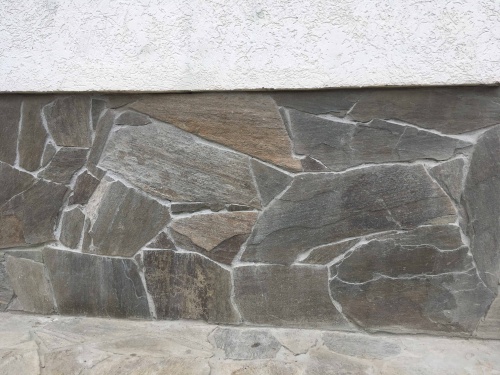 Плитняк златолит Уральский для цоколя, отмостки купить в Салавате