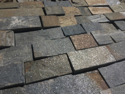 Плитка пилёная златолит Уральский для цоколя, отмостки купить в Салавате