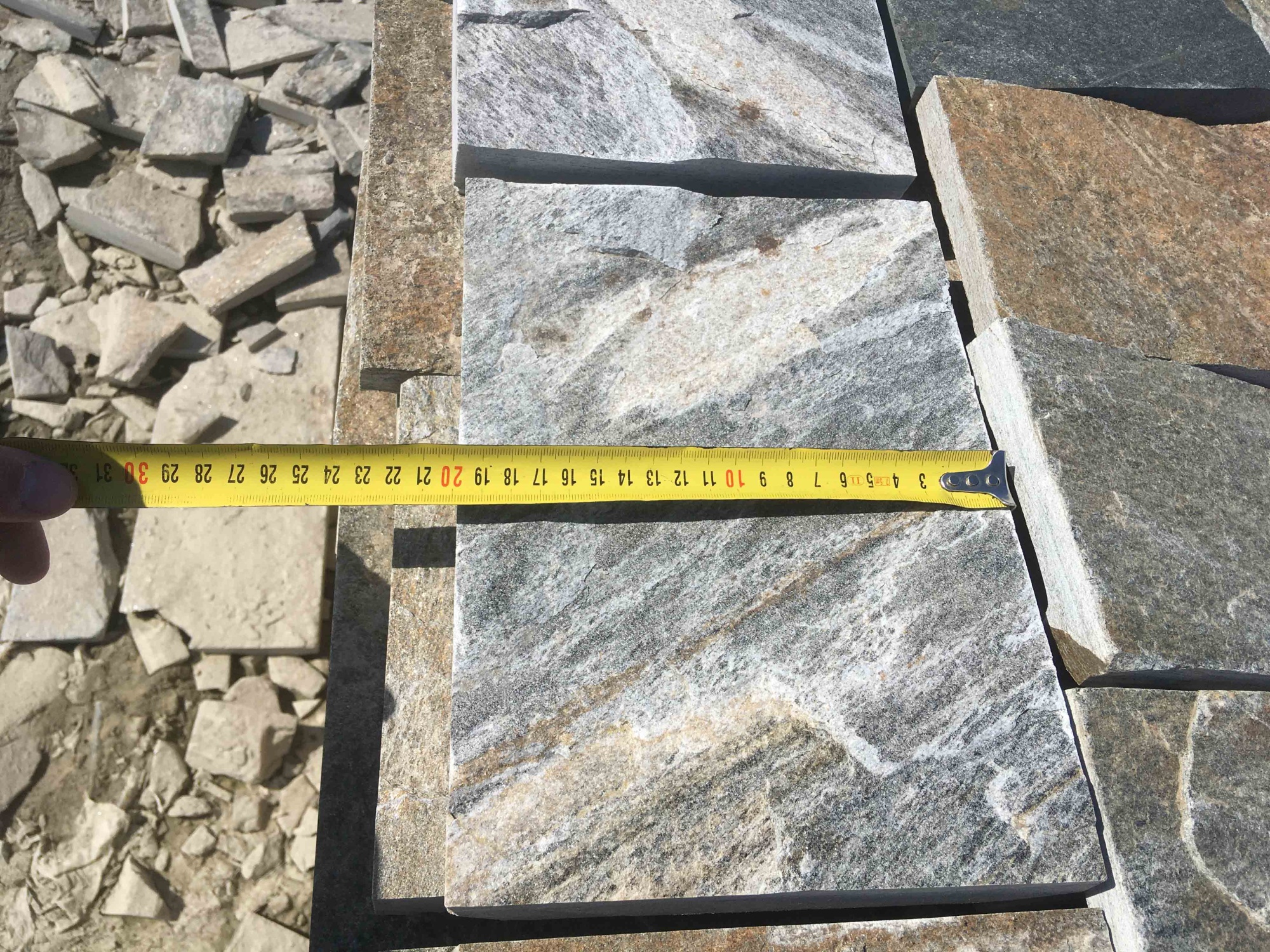 Плитка пилёная златолит Уральский для цоколя, отмостки купить в Салавате